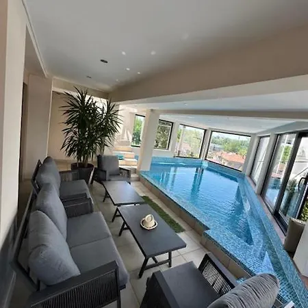 Apel Luxury 아파트