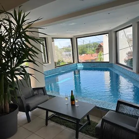 Apel Luxury Apartman