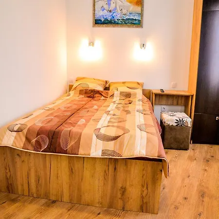 Apel Luxury Apartman Ni