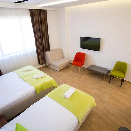 Apel Luxury * Nis
